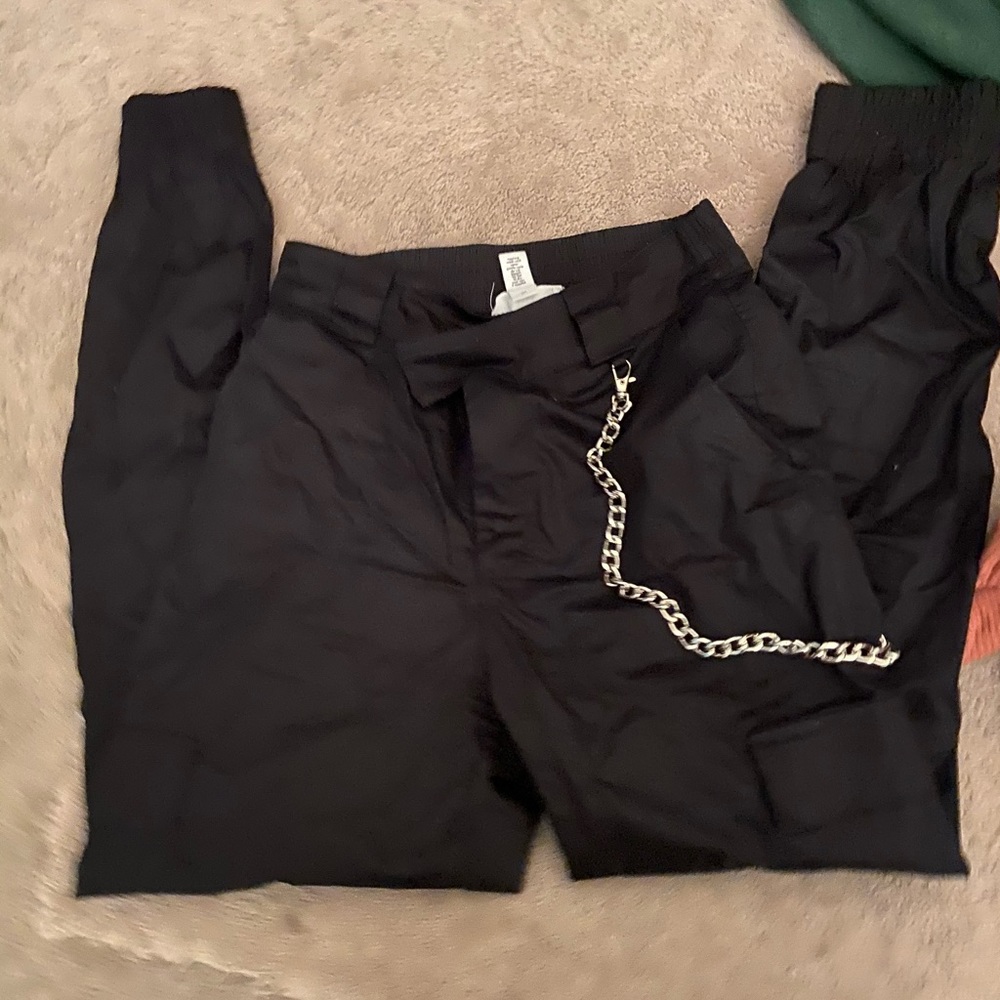 Tillys’ Jogger Pants with chain